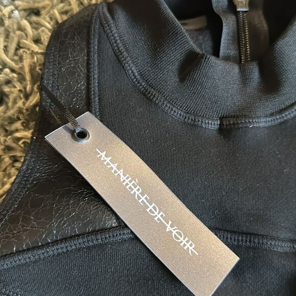 NWT Manier De Voir Black Jersey Cracked Vegan Leather Mock Neck Crop Top Size S - Picture 8 of 8